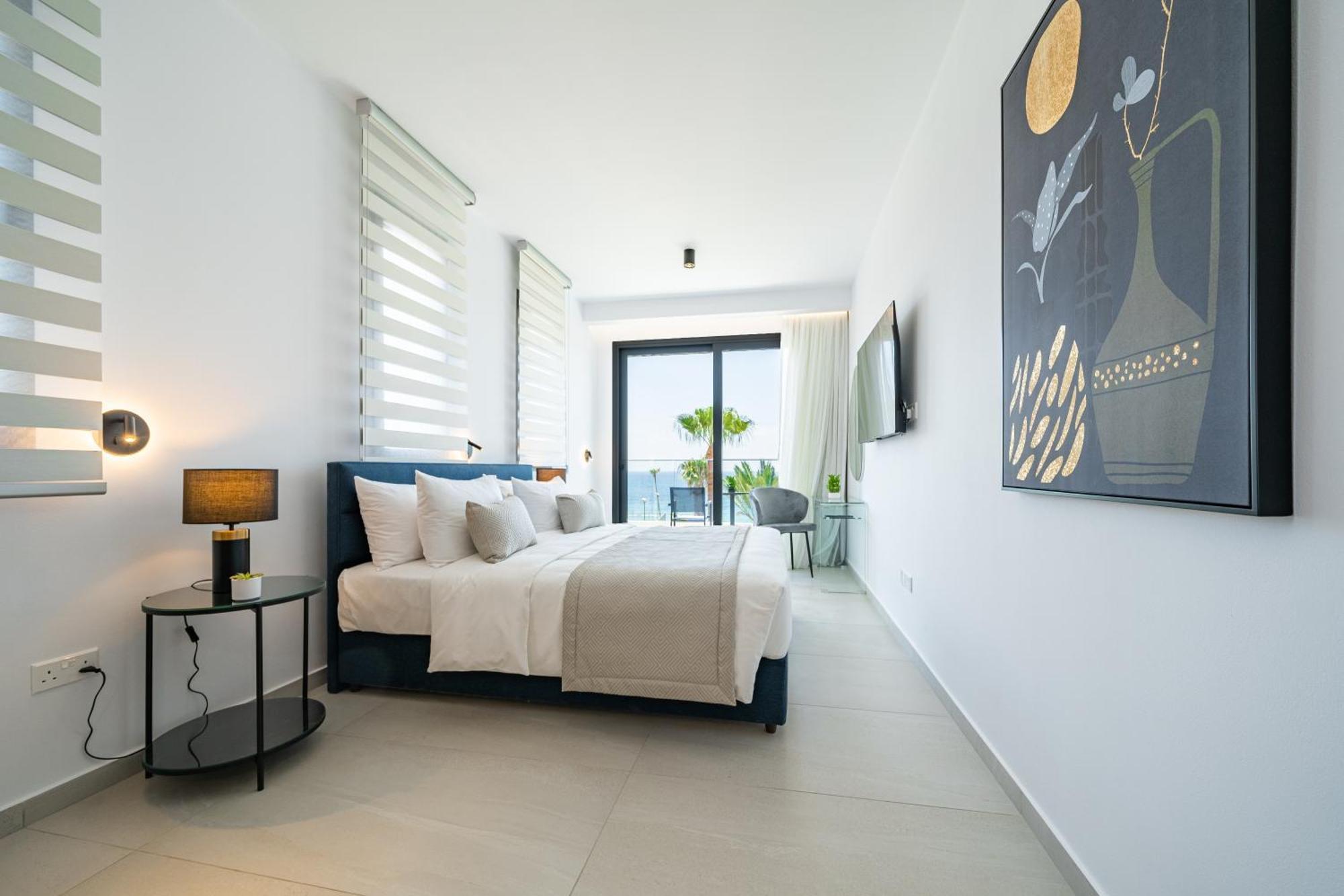 Waterside Sea View Apartments Paphos Room photo