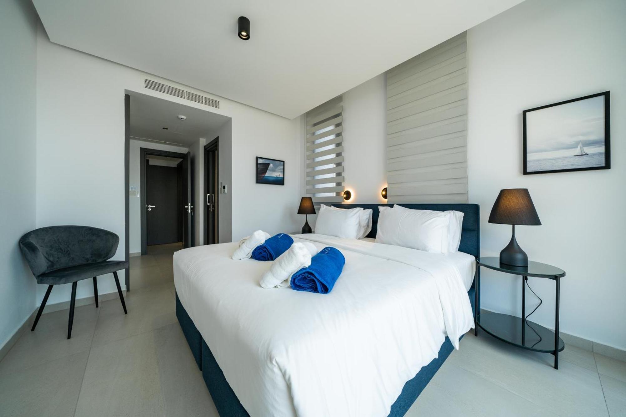 Waterside Sea View Apartments Paphos Room photo