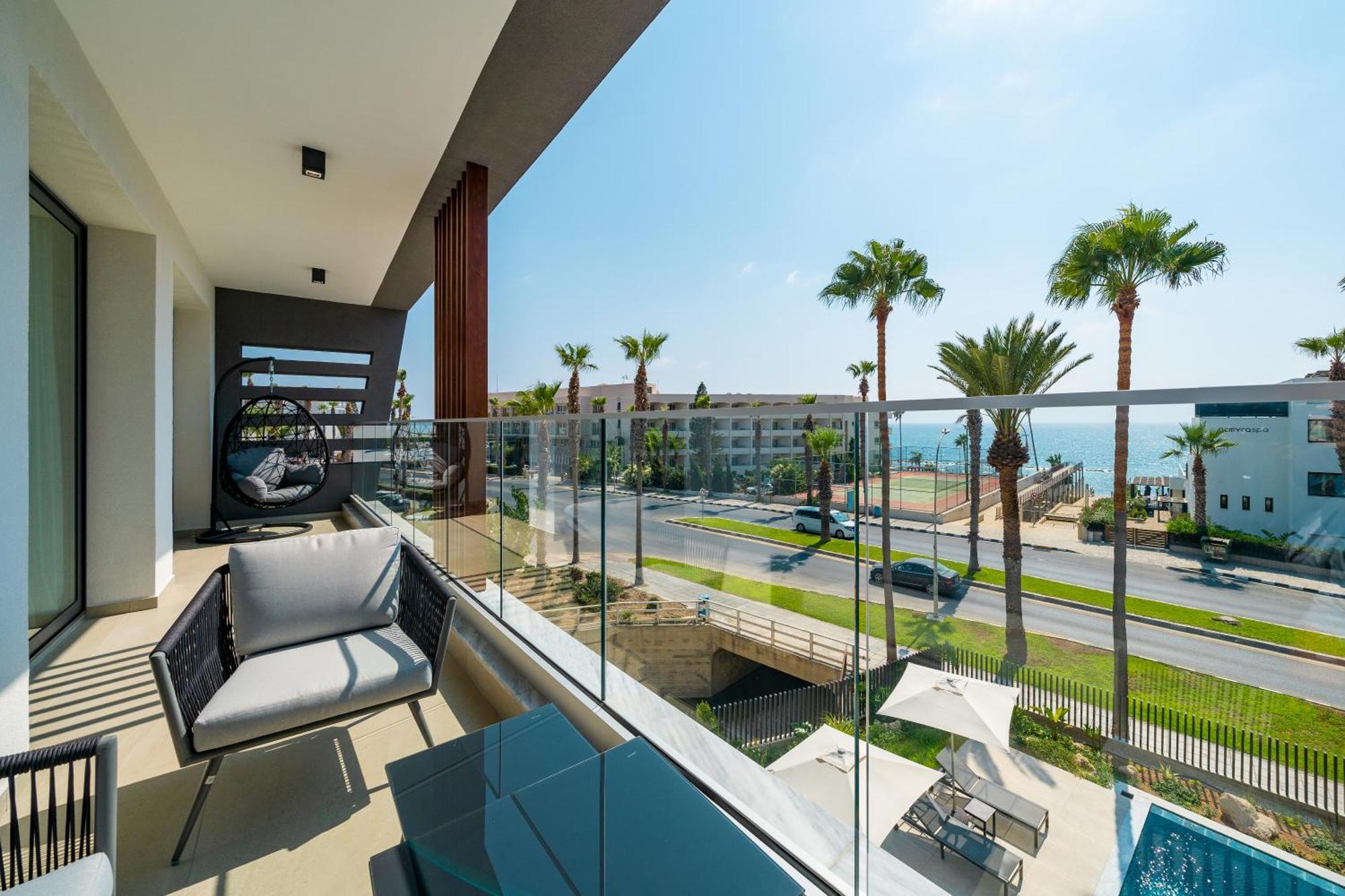 Waterside Sea View Apartments Paphos Room photo