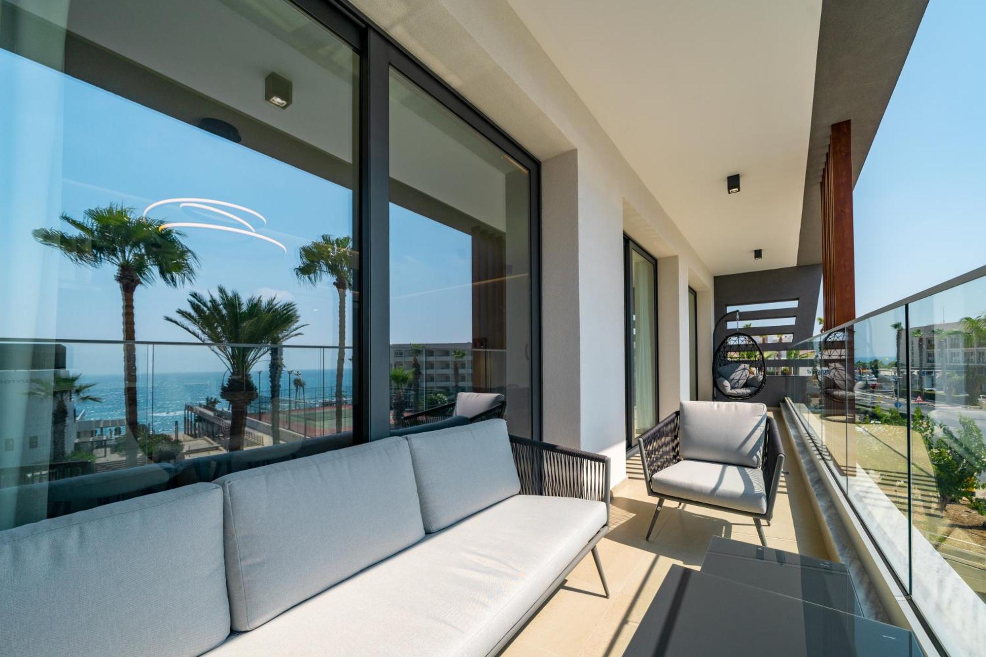 Waterside Sea View Apartments Paphos Room photo