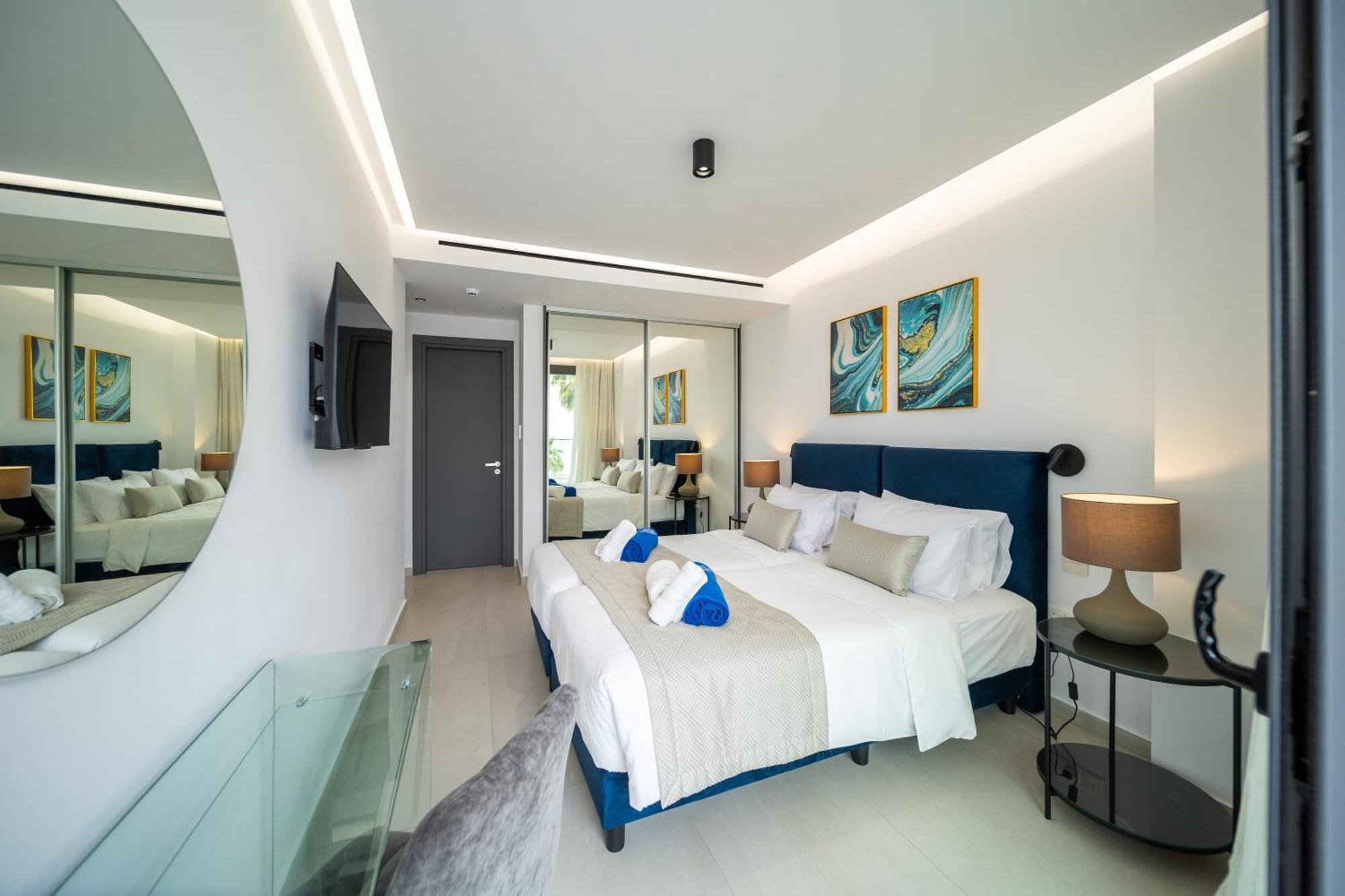 Waterside Sea View Apartments Paphos Exterior photo